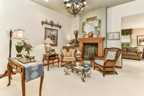 Living - 509 Clover Ct, Nixa, MO 65714 photo 2 of 6