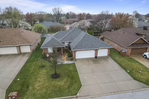 Exterior - 509 Clover Ct, Nixa, MO 65714 photo 3 of 13