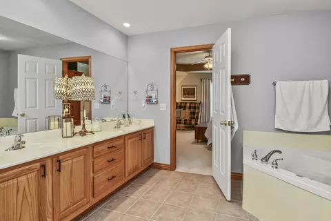 Bath - 509 Clover Ct, Nixa, MO 65714 photo 1 of 7