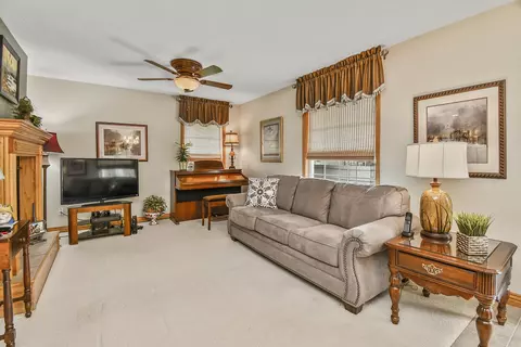 Living - 509 Clover Ct, Nixa, MO 65714 photo 5 of 6