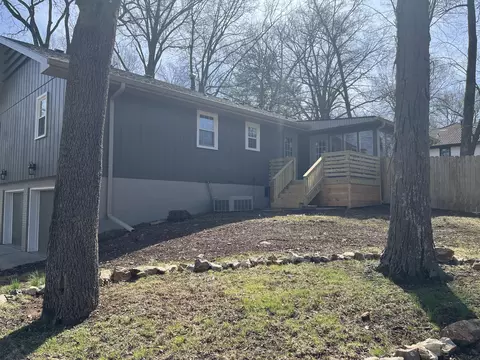 Exterior - 2827 S Chantilly Ln, Springfield, MO 65804 photo 9 of 13