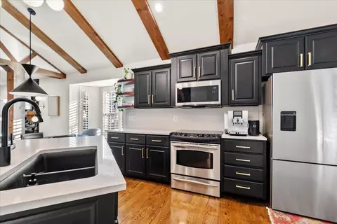 Kitchen - 2518 E Ottawa St, Springfield, MO 65804 photo 3 of 7