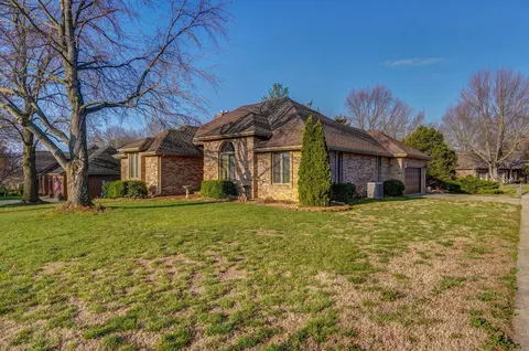 4805 S Pratt Ave, Springfield, MO 65804 photo 3