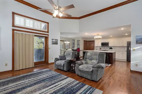 4805 S Pratt Ave, Springfield, MO 65804 photo 9