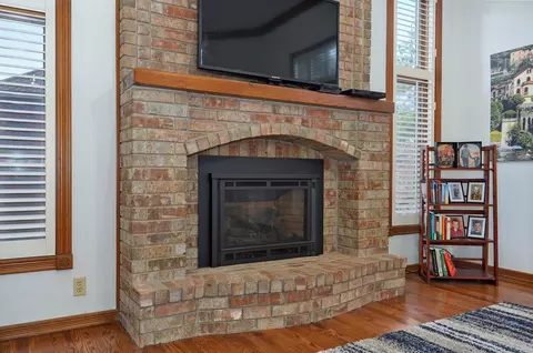 4805 S Pratt Ave, Springfield, MO 65804 photo 8