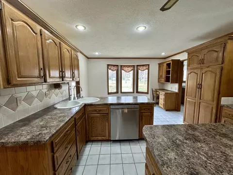 147 Lundh Blvd, Marshfield, MO 65706 photo 7