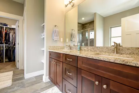 1696 W Silver Oak Dr, Springfield, MO 65810 photo 16