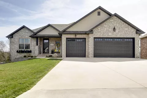 1696 W Silver Oak Dr, Springfield, MO 65810 photo 1