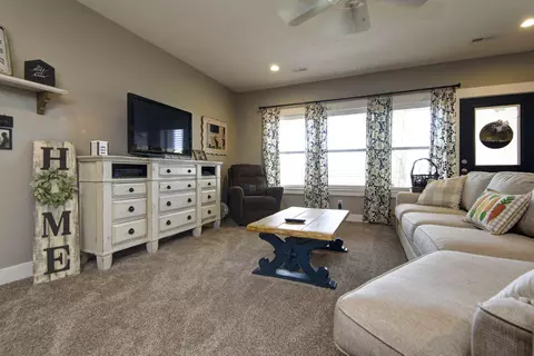 1696 W Silver Oak Dr, Springfield, MO 65810 photo 27