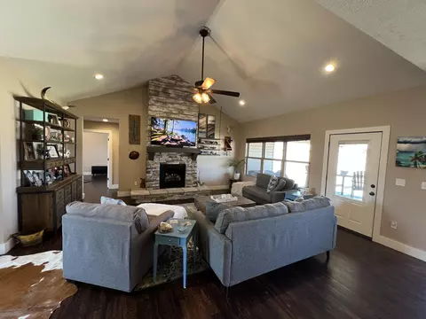 1407 E 14th St, Mountain Grove, MO 65711 photo 13