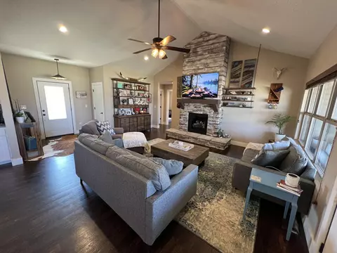 1407 E 14th St, Mountain Grove, MO 65711 photo 6