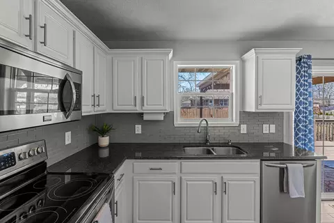 3923 W Parkridge Cir, Springfield, MO 65802 photo 13