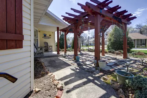 402 South St, Willard, MO 65781 photo 4