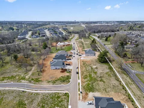 3920 E Woodhue St, Springfield, MO 65802 photo 10