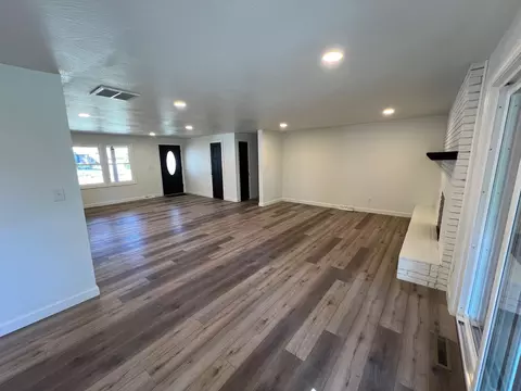 1528 E Buena Vista St, Springfield, MO 65804 photo 7