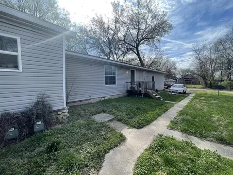1042 W Calhoun St, Springfield, MO 65802 photo 3