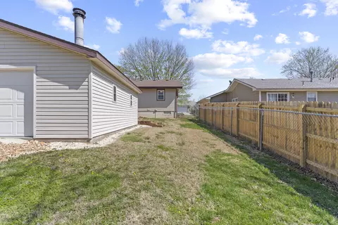 5447 S Honeysuckle Ln, Battlefield, MO 65619 photo 32