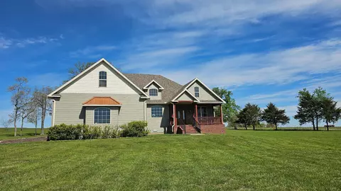 3095 Pool Dr, Mountain Grove, MO 65711 photo 1