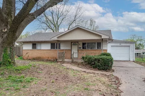 1841 S Fort Ave, Springfield, MO 65807