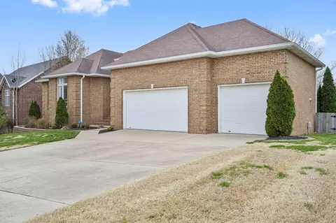 2135 S Cedar Hill Ave, Springfield, MO 65809 photo 2