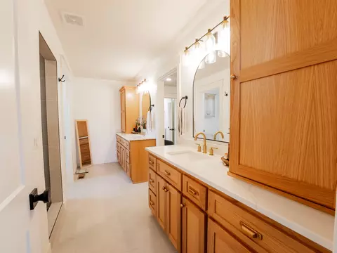 Bath - 100 Pond View Dr, Marshfield, MO 65706 photo 12 of 12