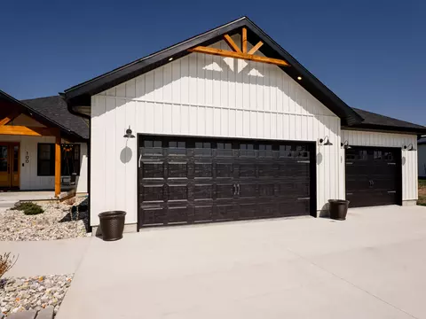 Exterior - 100 Pond View Dr, Marshfield, MO 65706 photo 2 of 9