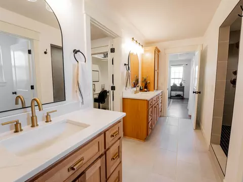 Bath - 100 Pond View Dr, Marshfield, MO 65706 photo 8 of 12