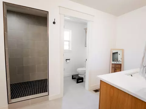 Bath - 100 Pond View Dr, Marshfield, MO 65706 photo 5 of 12