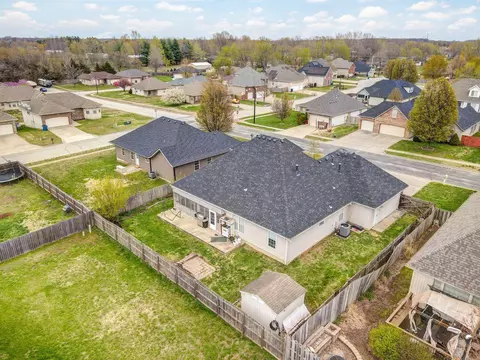 Exterior - 931 N Travis Ave, Republic, MO 65738 photo 6 of 9