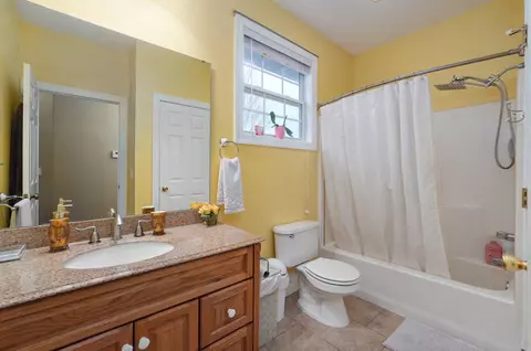 Bath - 931 N Travis Ave, Republic, MO 65738 photo 4 of 5