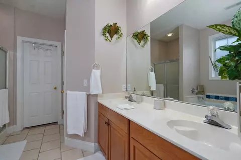 Bath - 931 N Travis Ave, Republic, MO 65738 photo 2 of 5