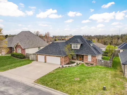 Exterior - 931 N Travis Ave, Republic, MO 65738 photo 5 of 9
