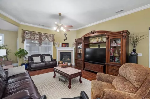 Living - 931 N Travis Ave, Republic, MO 65738 photo 3 of 4