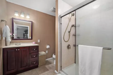 Bath - 931 N Travis Ave, Republic, MO 65738 photo 5 of 5