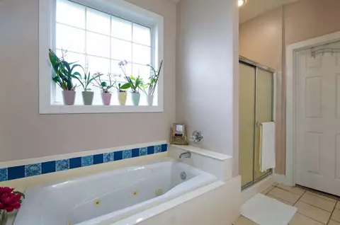 Bath - 931 N Travis Ave, Republic, MO 65738 photo 1 of 5