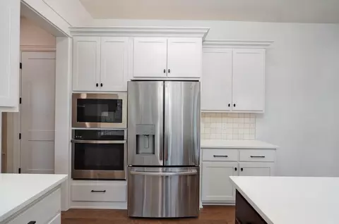 Kitchen - 882 Emerald Ter, Nixa, MO 65714 photo 2 of 6