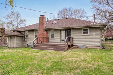 Exterior - 2048 S Lexington Ave, Springfield, MO 65807 photo 9 of 10