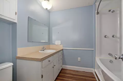 Bath - 2048 S Lexington Ave, Springfield, MO 65807 photo 3 of 3