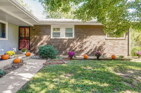 2004 S Oak Grove Ave, Springfield, MO 65804