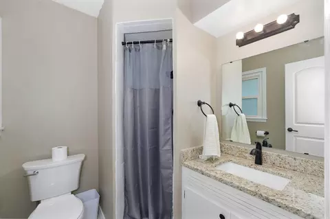 Bath - 2004 S Oak Grove Ave, Springfield, MO 65804 photo 1 of 4