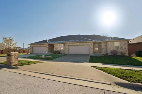Exterior - 4232 S Shady Lake Ave, Springfield, MO 65810 photo 13 of 15