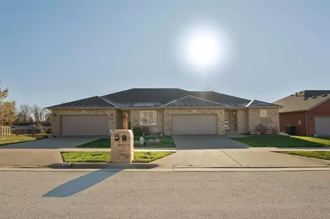 Exterior - 4232 S Shady Lake Ave, Springfield, MO 65810 photo 14 of 15