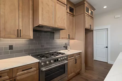 Kitchen - 5958 S Holland Ave, Springfield, MO 65810 photo 6 of 11