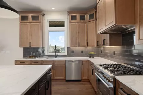 Kitchen - 5958 S Holland Ave, Springfield, MO 65810 photo 5 of 11
