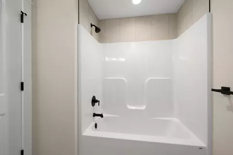 Bath - 5958 S Holland Ave, Springfield, MO 65810 photo 11 of 11