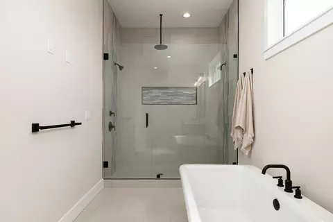 Bath - 5958 S Holland Ave, Springfield, MO 65810 photo 1 of 11