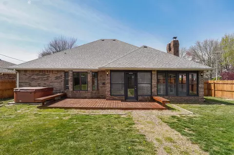 Exterior - 2006 S Lancaster Ave, Springfield, MO 65807 photo 6 of 11