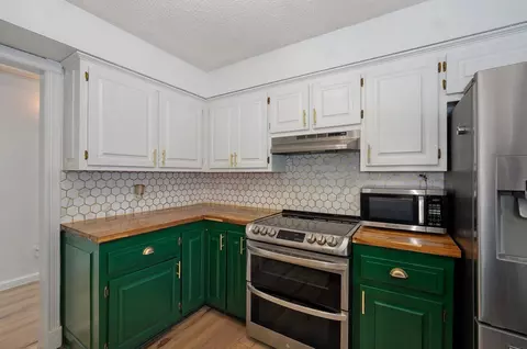 Kitchen - 2006 S Lancaster Ave, Springfield, MO 65807 photo 5 of 6