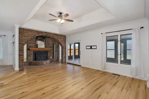 Living - 2006 S Lancaster Ave, Springfield, MO 65807 photo 1 of 4