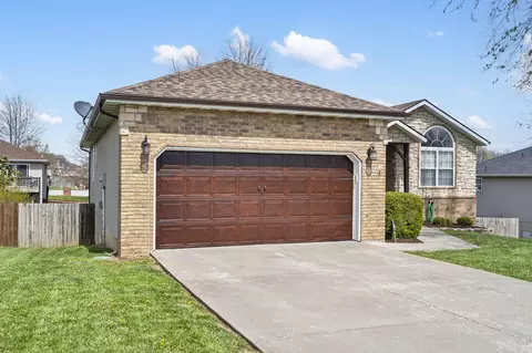 Exterior - 1127 W Mccafferty St, Nixa, MO 65714 photo 3 of 11
